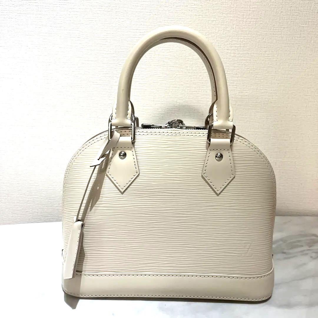 最終値下【極美品】アルマbb エピ クォーツ 白 VUITTON ヴィトン 最終値下【極美品】アルマbb エピ クォーツ 白 VUITTON ヴィトン