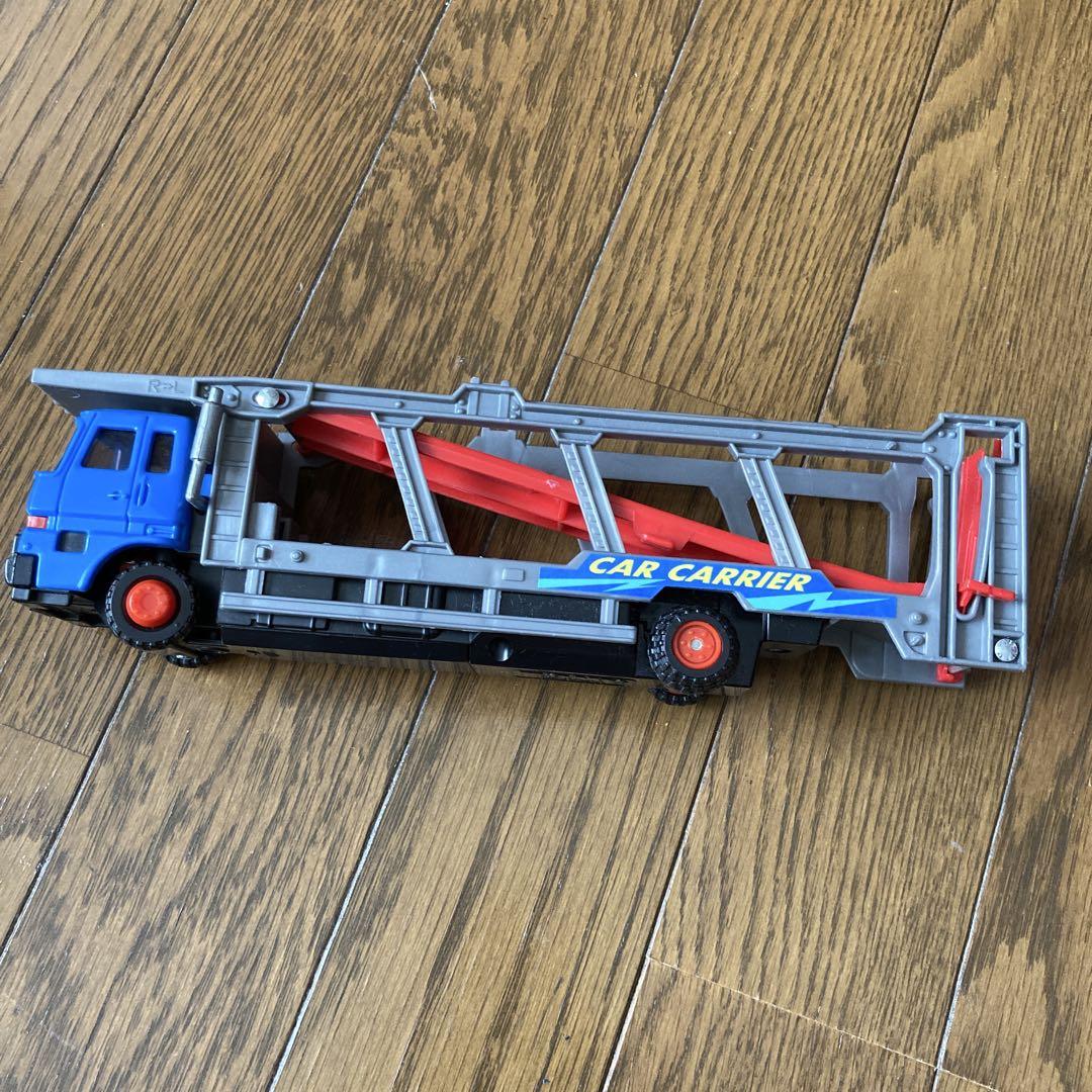 TOMY トミカ　キャリアトラックカー