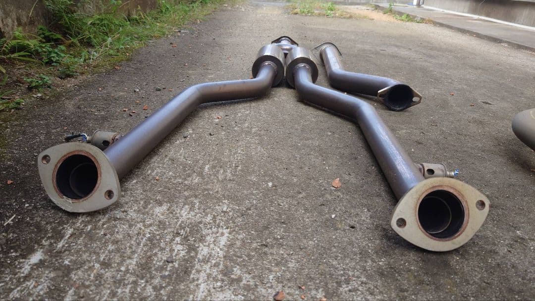 ー品満載！ スリーキャッツ GSE21 IS350 中間 リア ストレートマフラーセット目立った傷や汚れなし