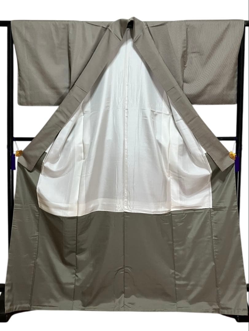 西陣きもの会 御召機の証 小紋 縞(両面生地) 証紙 未使用 イ6402 西陣きもの会 御召機の証 小紋 縞(両面生地) 証紙 未使用 イ6402