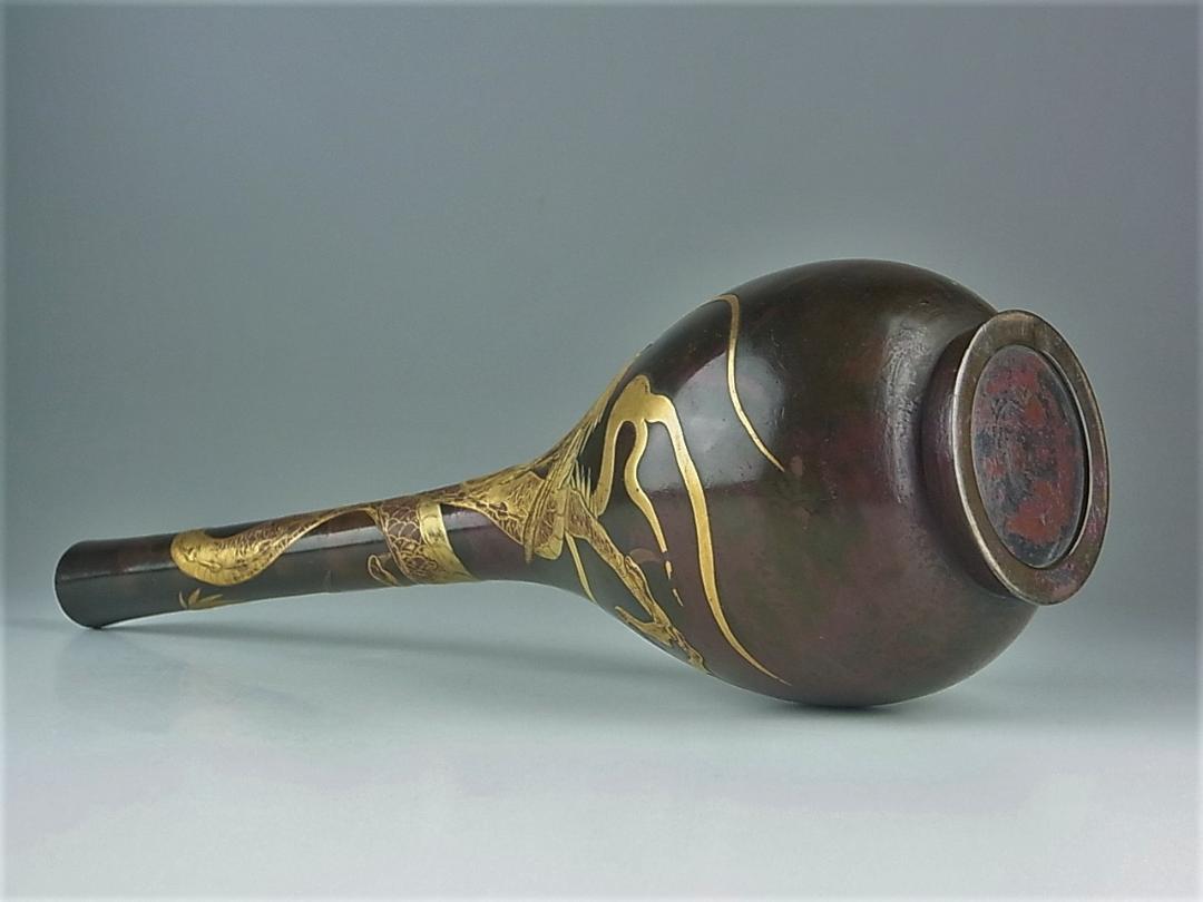 明治時代 金工美術 本金蒔絵龍巻銅製花器 銅に蒔絵を施した数少ない作品