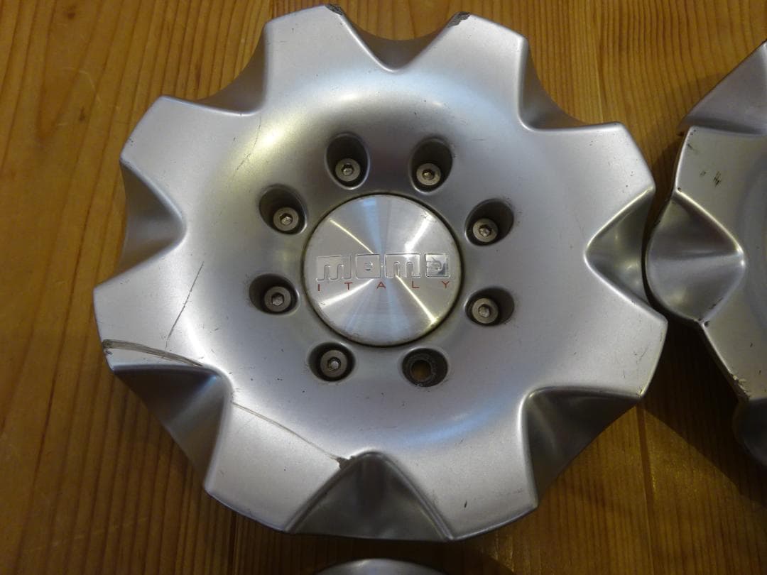 i68) momo ホイール センターキャップ 4個 モモ