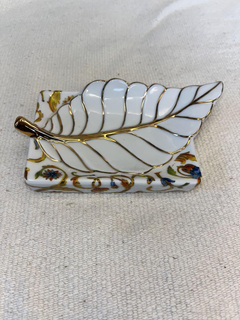 Royal Porcelain  ソープディッシュ小物置き