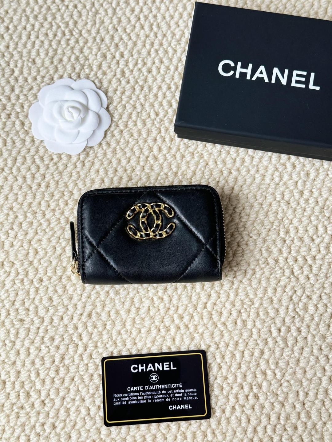 《極美品》大人気??シャネル CHANEL ！ファスナー財布