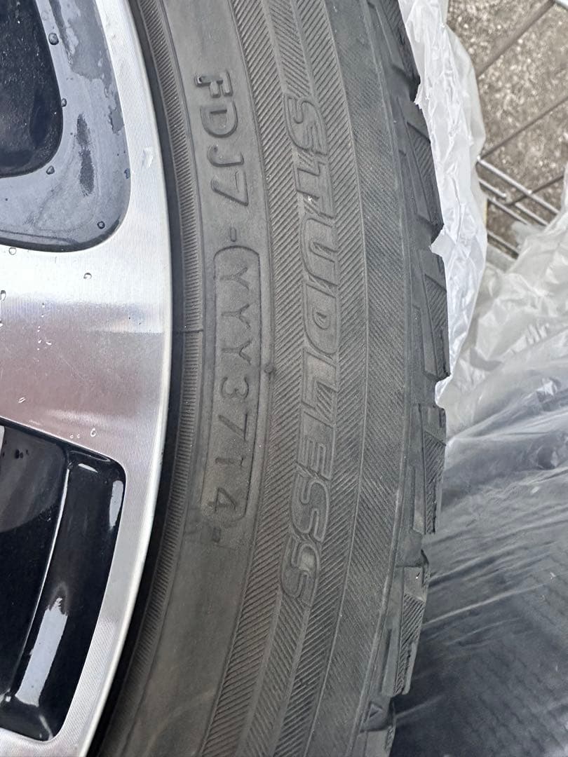 スバル純正ホイールとタイヤ 18インチ 14年制 横浜 スタッドレスタイヤ スバル純正ホイールとタイヤ 18インチ 14年制 横浜 スタッドレスタイヤ