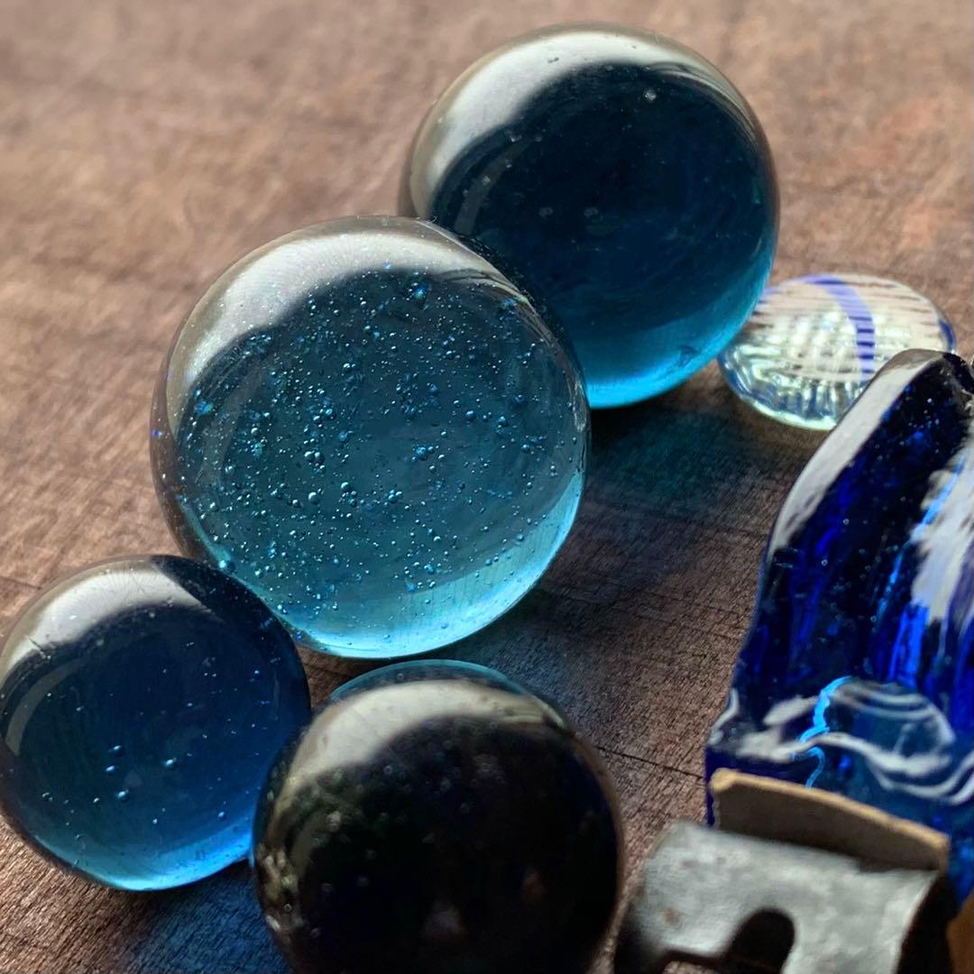 売れ筋ランキング売れ筋ランキング小さな青の和ガラス◇古道具-戸滑器