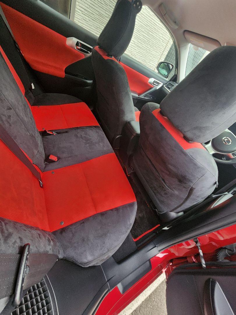 レクサスCT200h 　バージョンC　レッド