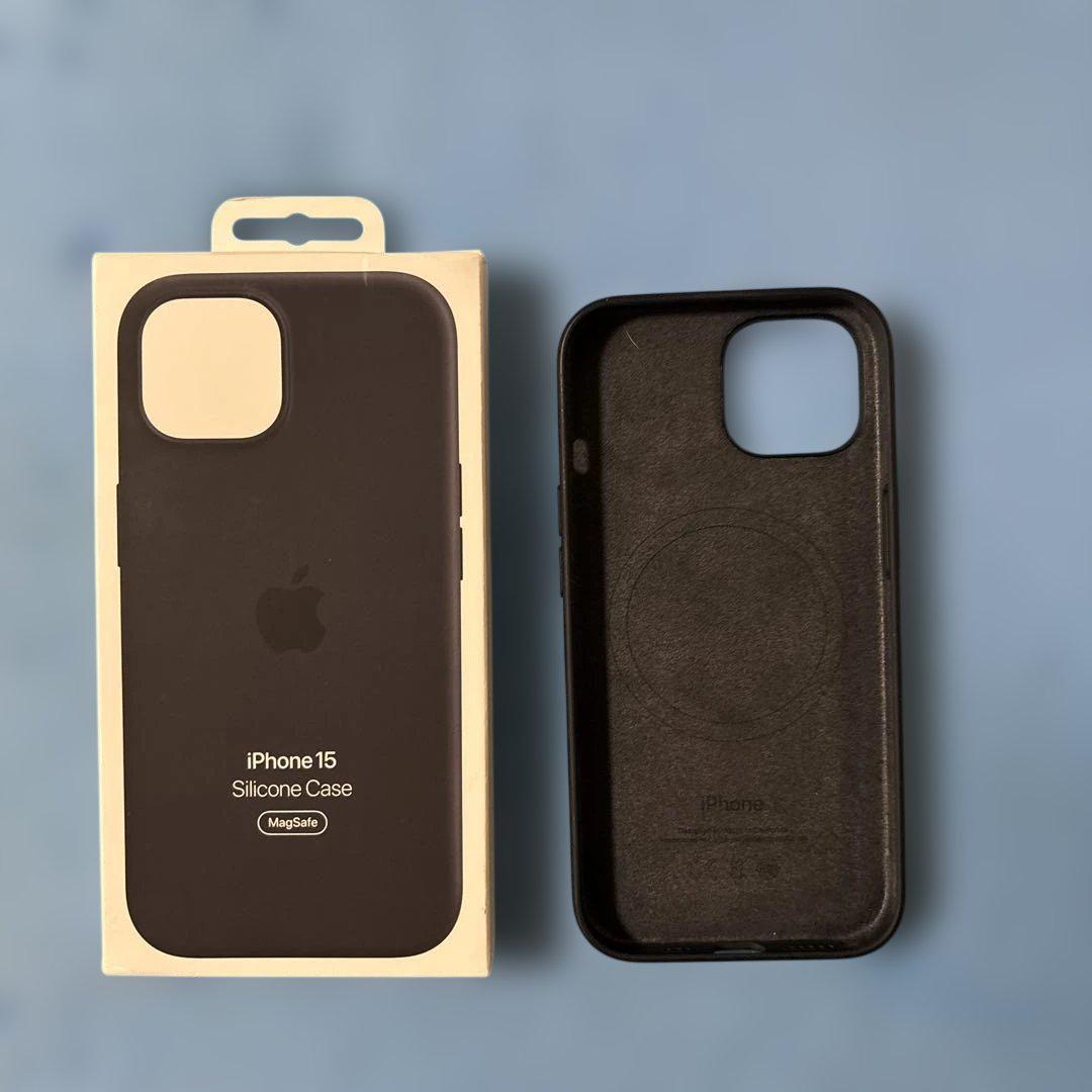 iPhone 15 シリコンケース MagSafe ブラック