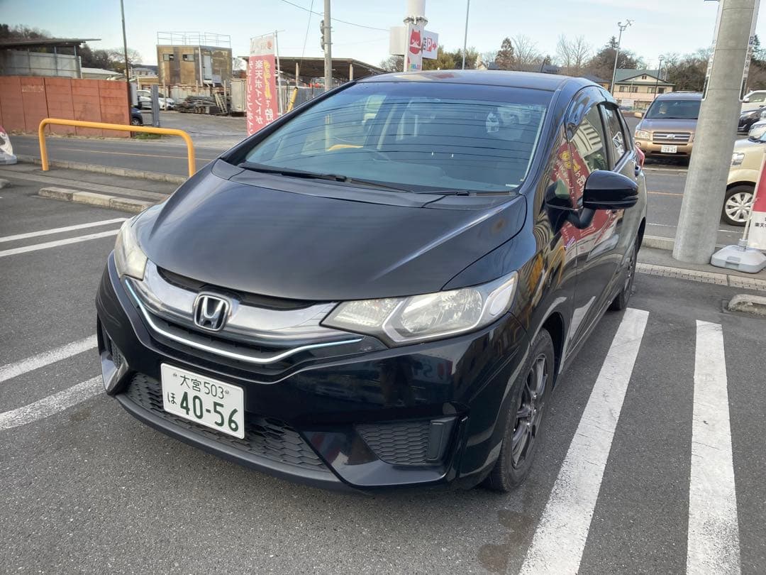燃費最強 フィットハイブリッドやや傷や汚れあり