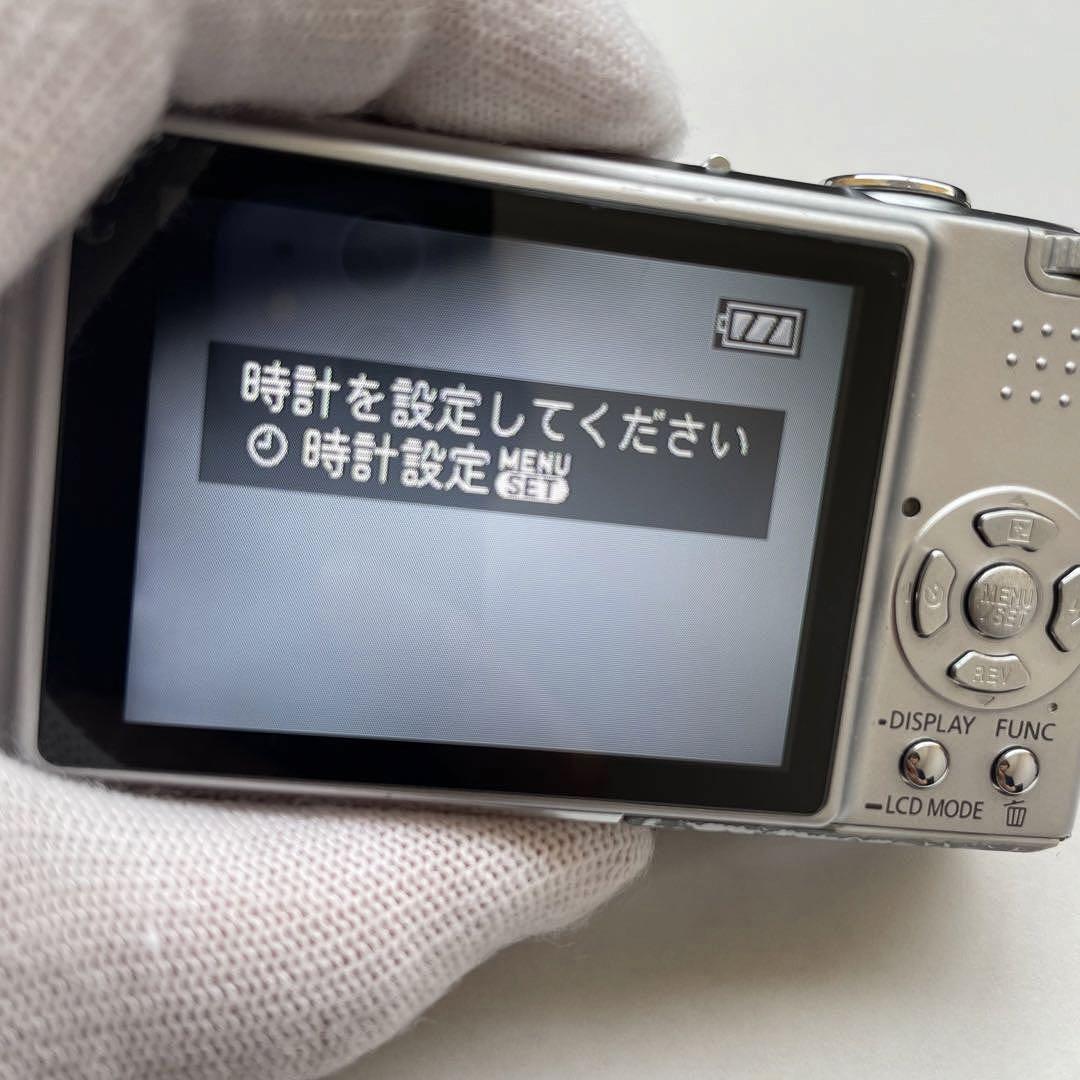 Panasonic DMC-FX33 コンパクトデジタルカメラ　シルバー
