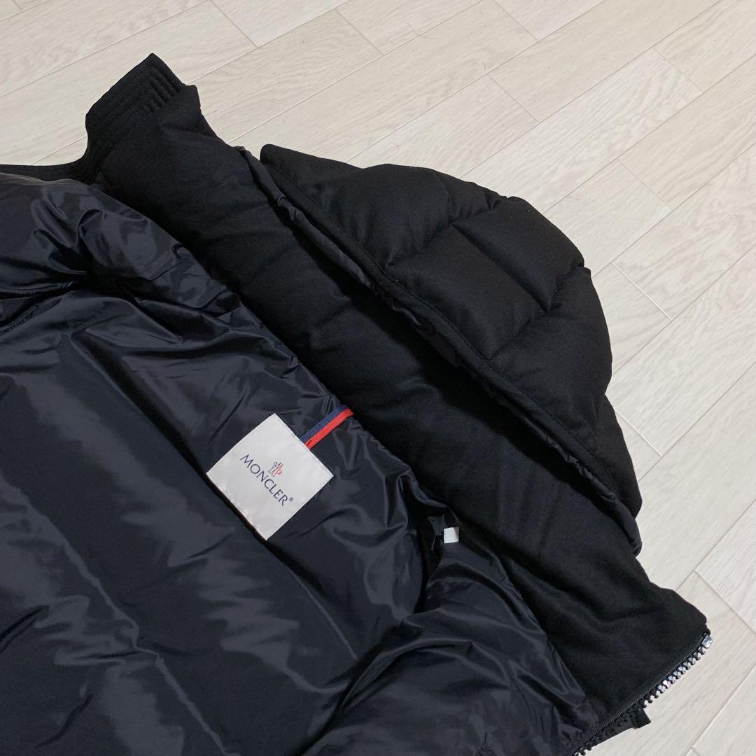 新品同様　モンクレール　モンジュネーブル　ブラック　黒　サイズ3 4D64 極美品】 定価405,900円 MONCLER モンジュネーブル 黒 サイズ1