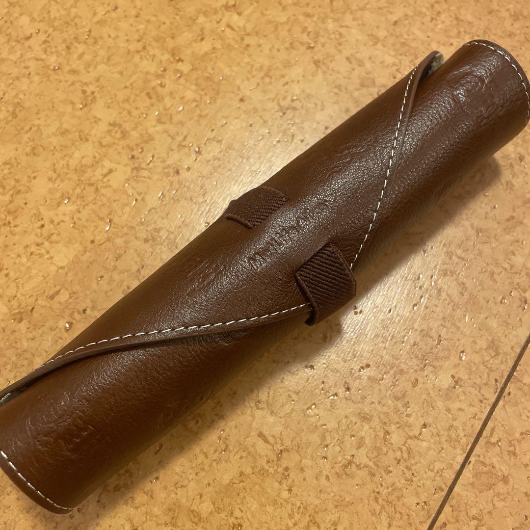 オッキアリ ブラウン