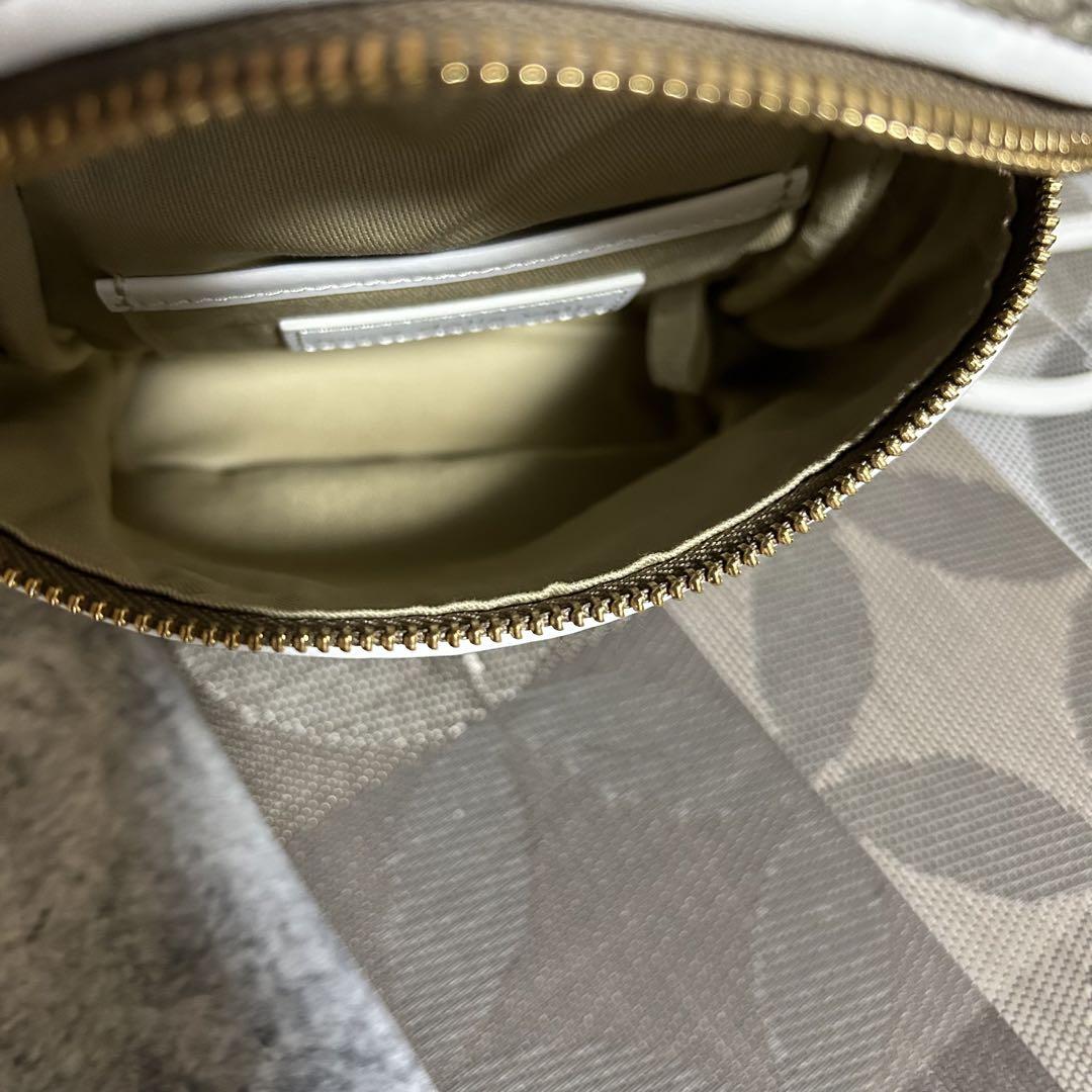 新品未使用】 mica della valle ショルダーバッグ ライトグレー