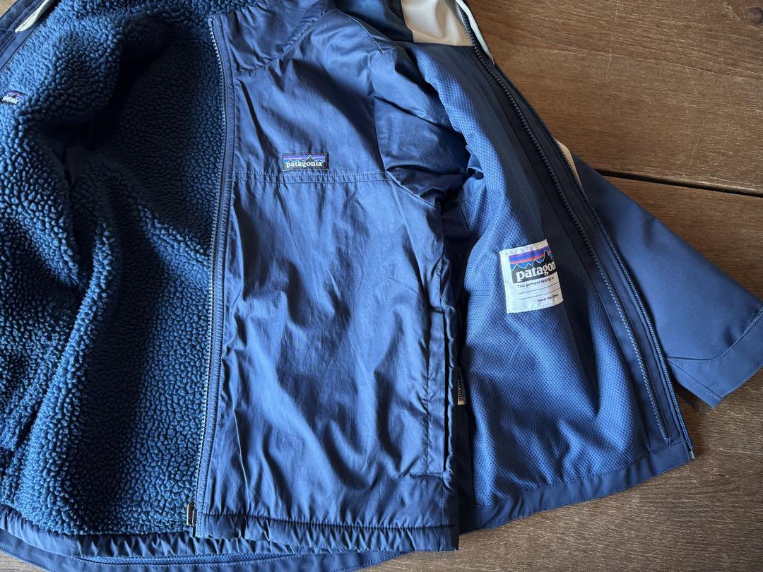 Patagonia キッズ ジャケット ベージュとネイビー（サイズXS 5-6）