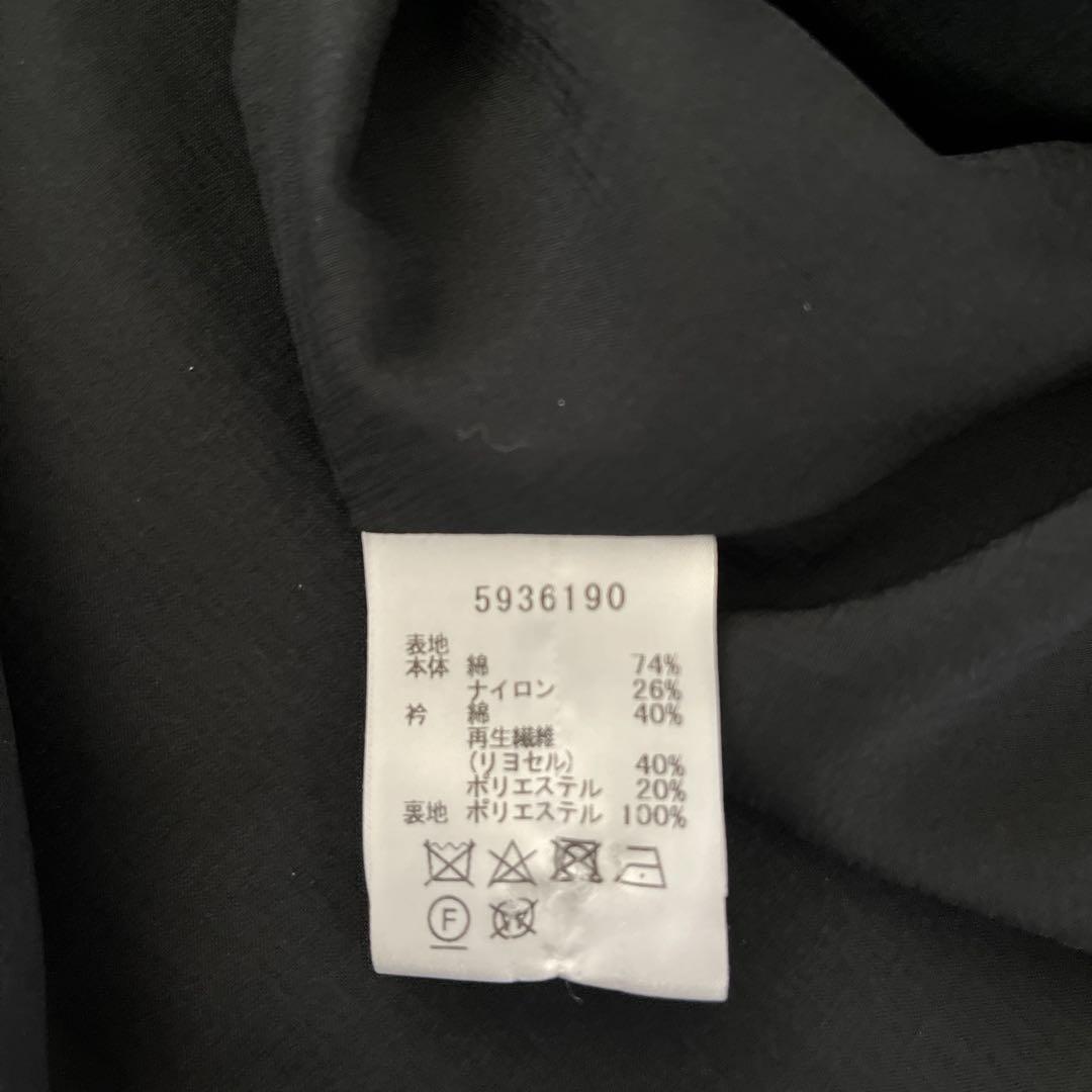フリル付き黒ワンピース　　ルネ