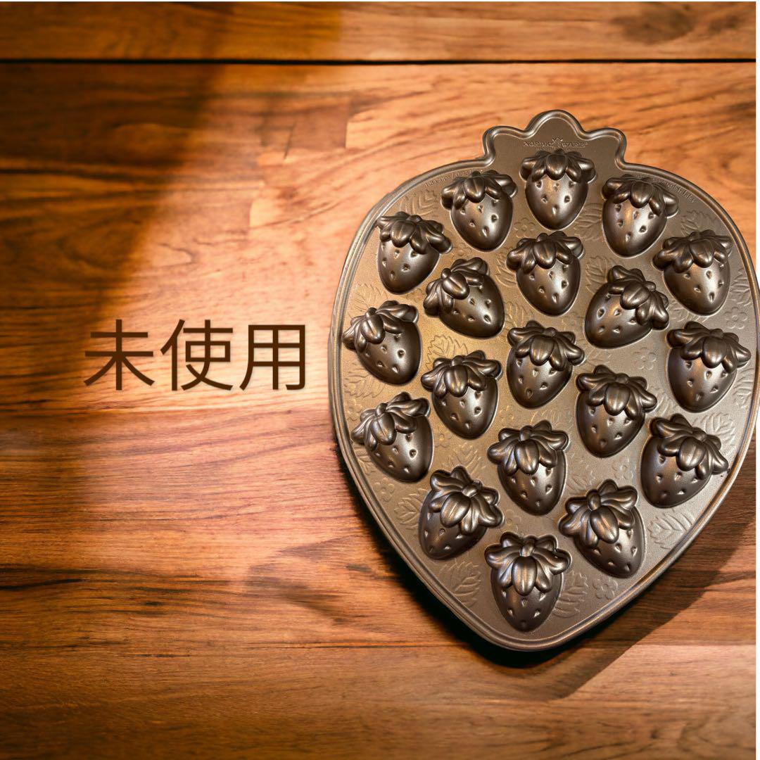 未使用品イチゴ型 Nordic Ware