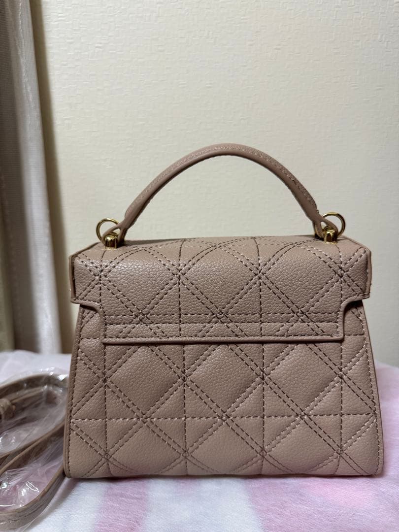 最新作セルフォード 【リュタン】キルティングビジュースタッズポシェット