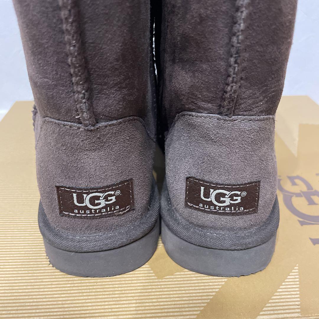 UGG W