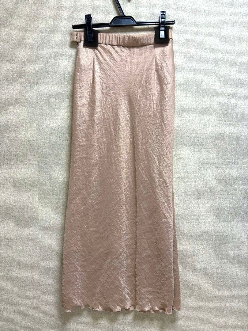 きらきらサテンロングナロースカート
