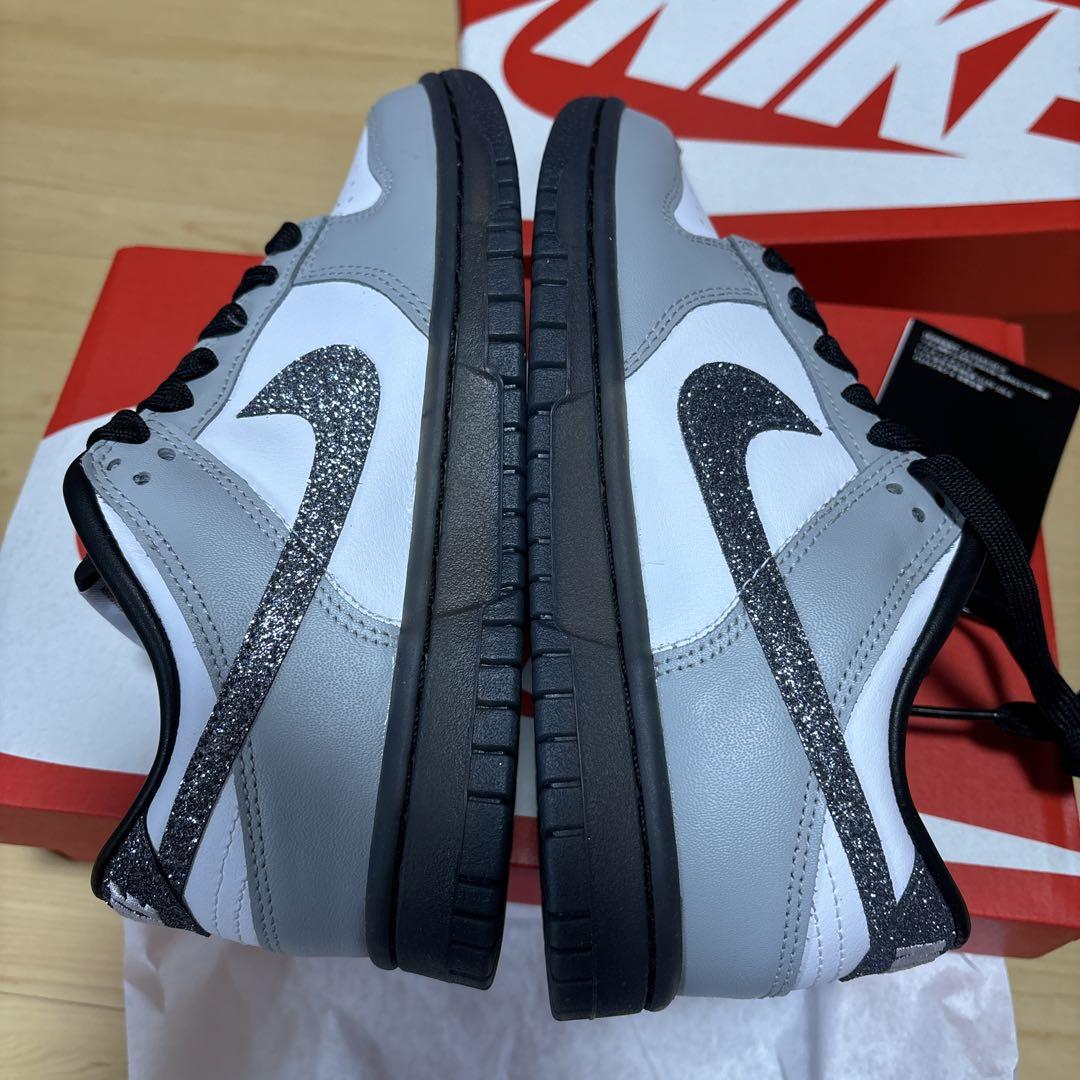 NIKE 22 ダンク ダンクロー HQ0462 ラメ グレー メルラル - メルカリ