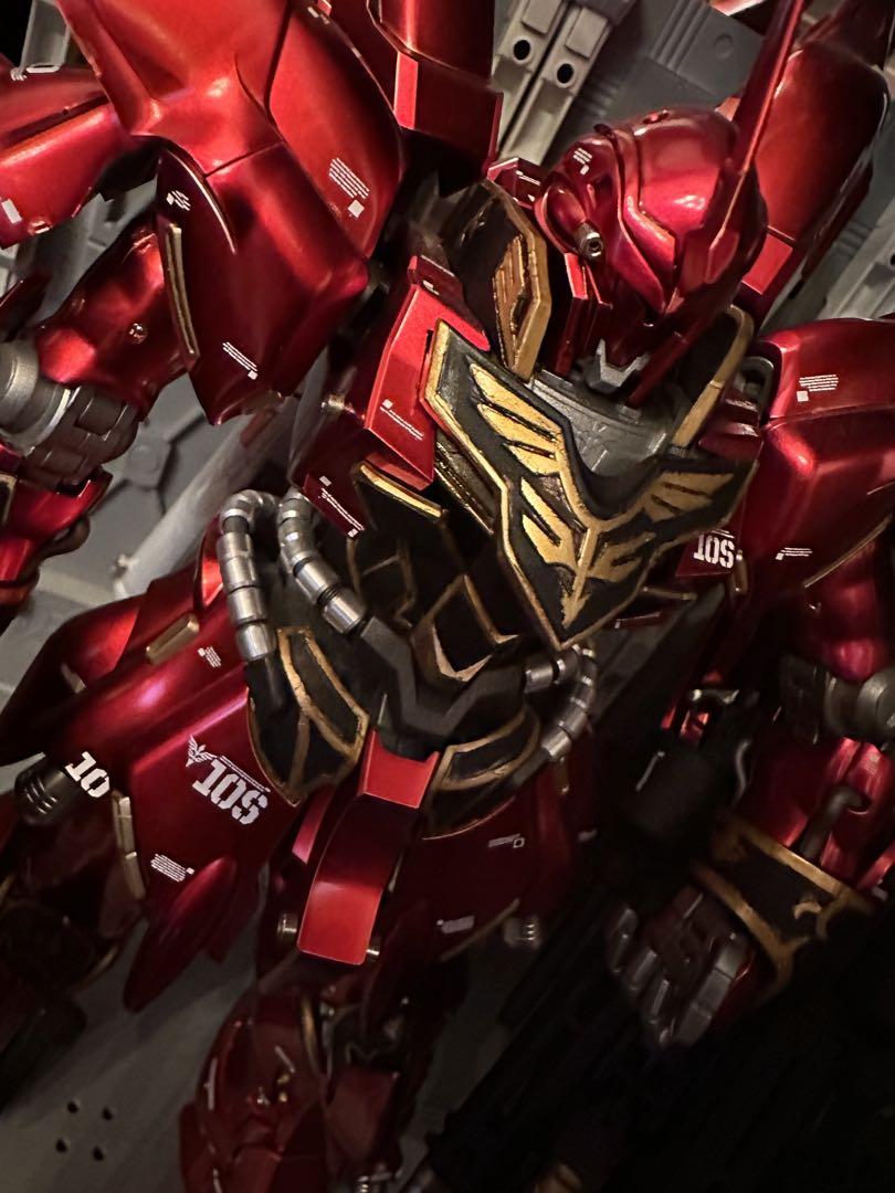 MG シナンジュ チタニウムフィニッシュ塗装済み完成品BANDAI