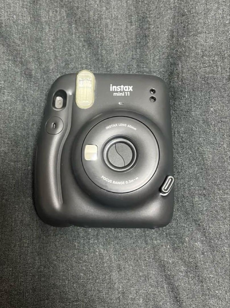 チェキ　instax mini11 ブラック　黒　　本体　チャコールグレー