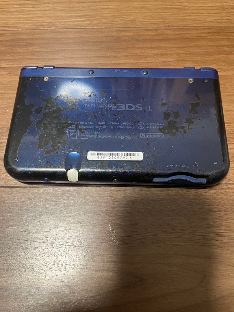 動作 済 New 3DS LL 本体 ゲームカード4枚充電器付きNintendo 3DS UP786_INFO