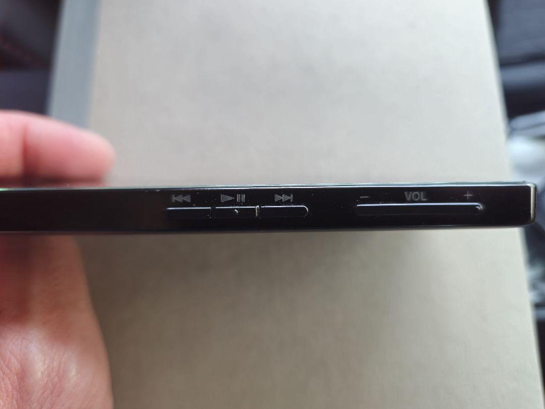 SONY NW-F886 オーディオプレーヤーフィルム張り付け済み、おまけ付き