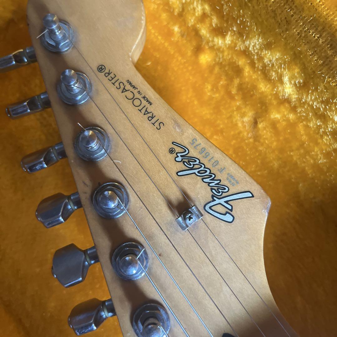 Fender japan ストラトFシリアル　フジゲン　1986