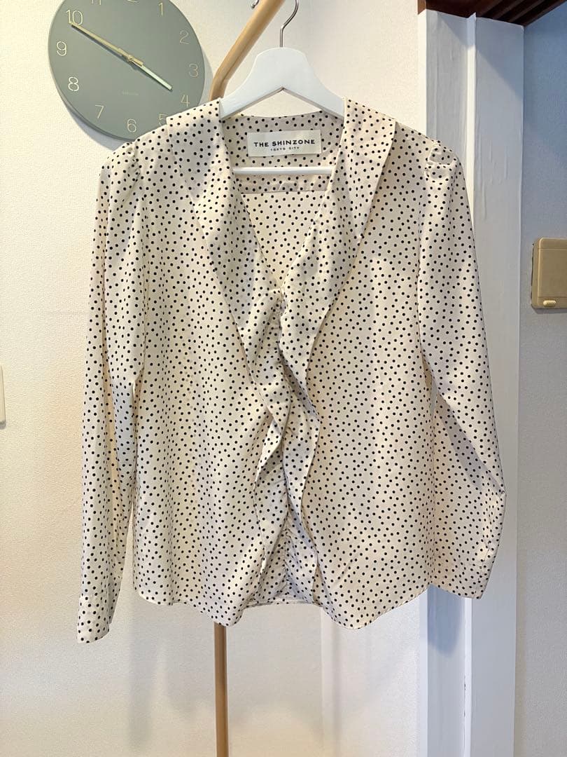 ドット柄フリルシャツ サイズ36M THE SHINZONE