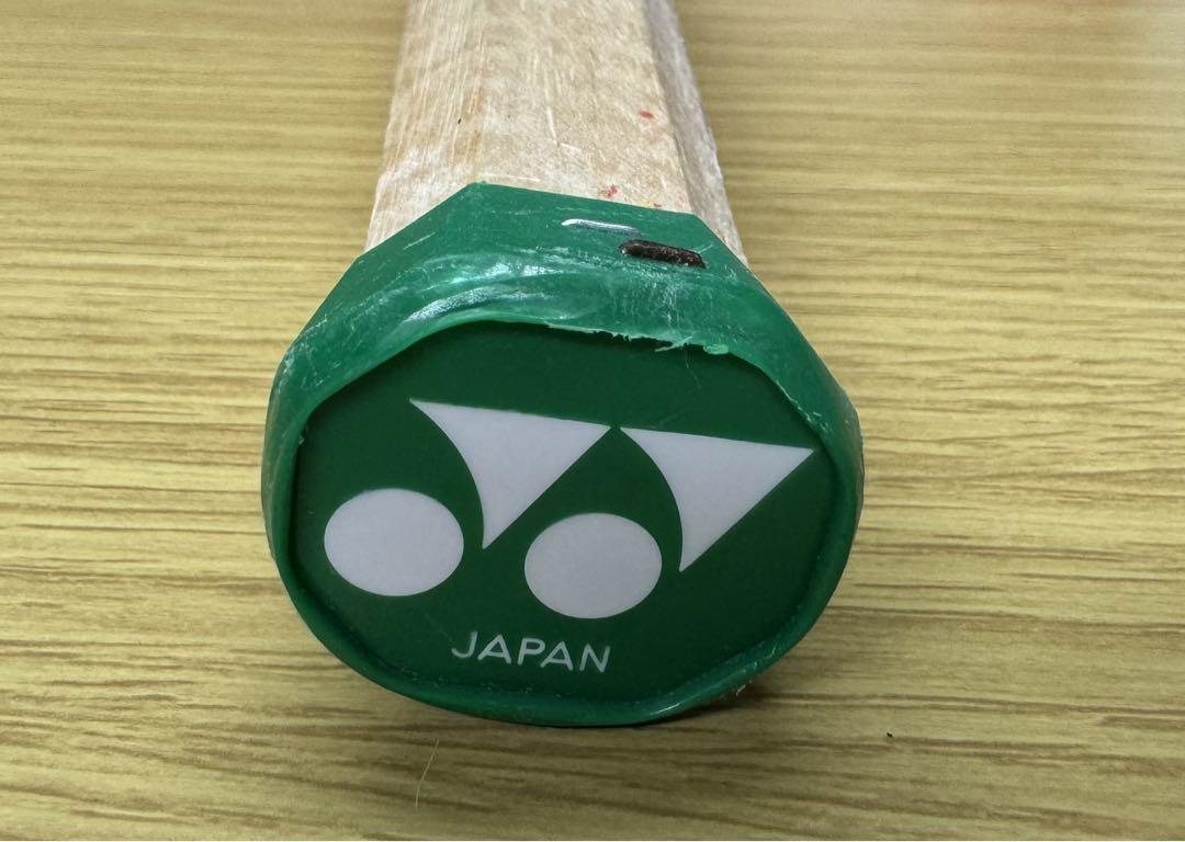 ヨネックス　AX77  4UG5  中古　ヒビ、擦り傷あり　送料無料