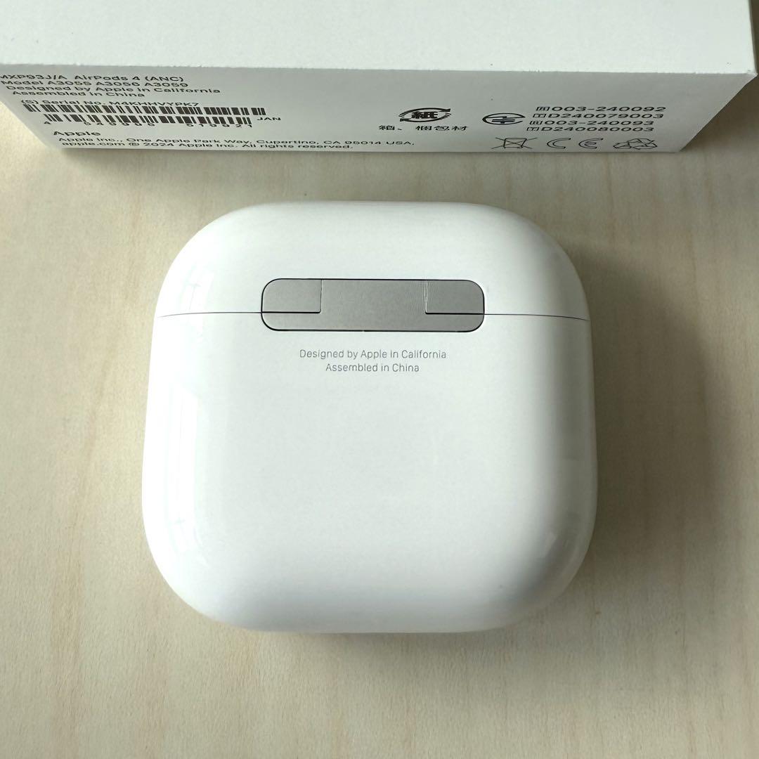 美品 AirPods4 MXP93J/A アクティブノイズキャンセリング機能搭載