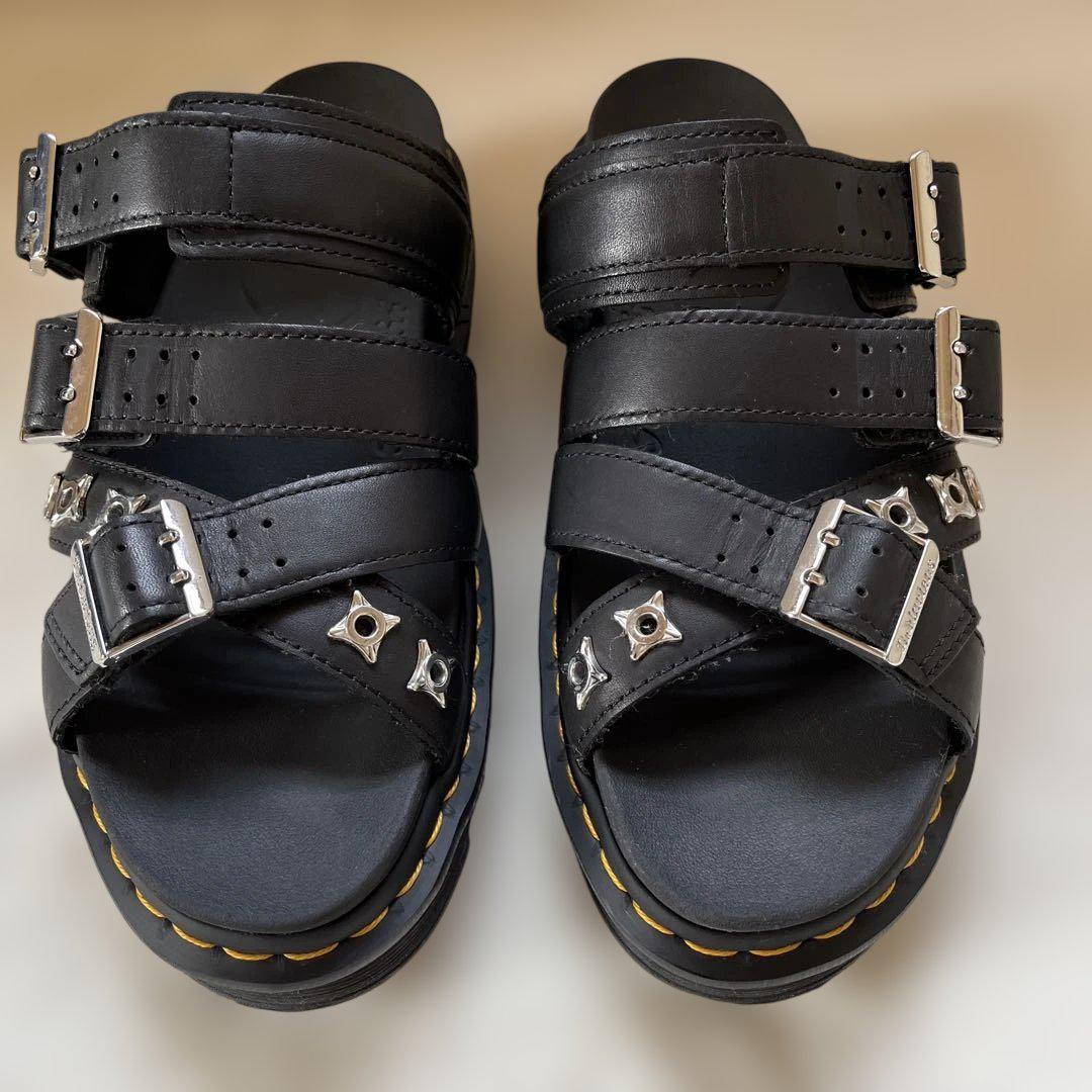 Dr.martens ドクターマーチンスタッズサンダル　28cm EU43 黒 Dr.martens ドクターマーチンスタッズサンダル 28cm EU43 黒