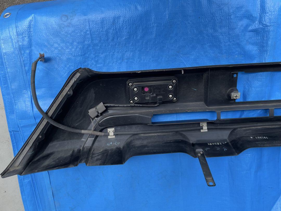 中古傷あり　ハイエース4型　TRDスポイラー LED付　フロント　バンパーガード