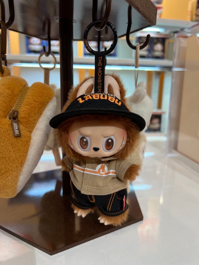 【正規品】【限定品】POP MART WACKY MART ラブブ　店員