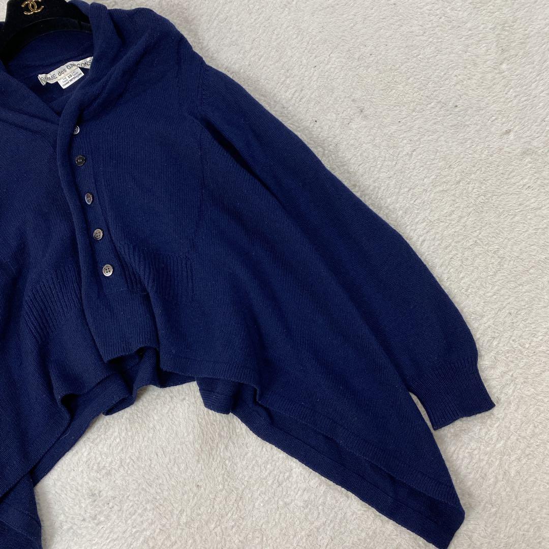 美品・COMME des GARCONS 変形カーディガン 毛100% 紺 S 美品・COMME des GARCONS 変形カーディガン 毛100% 紺 S