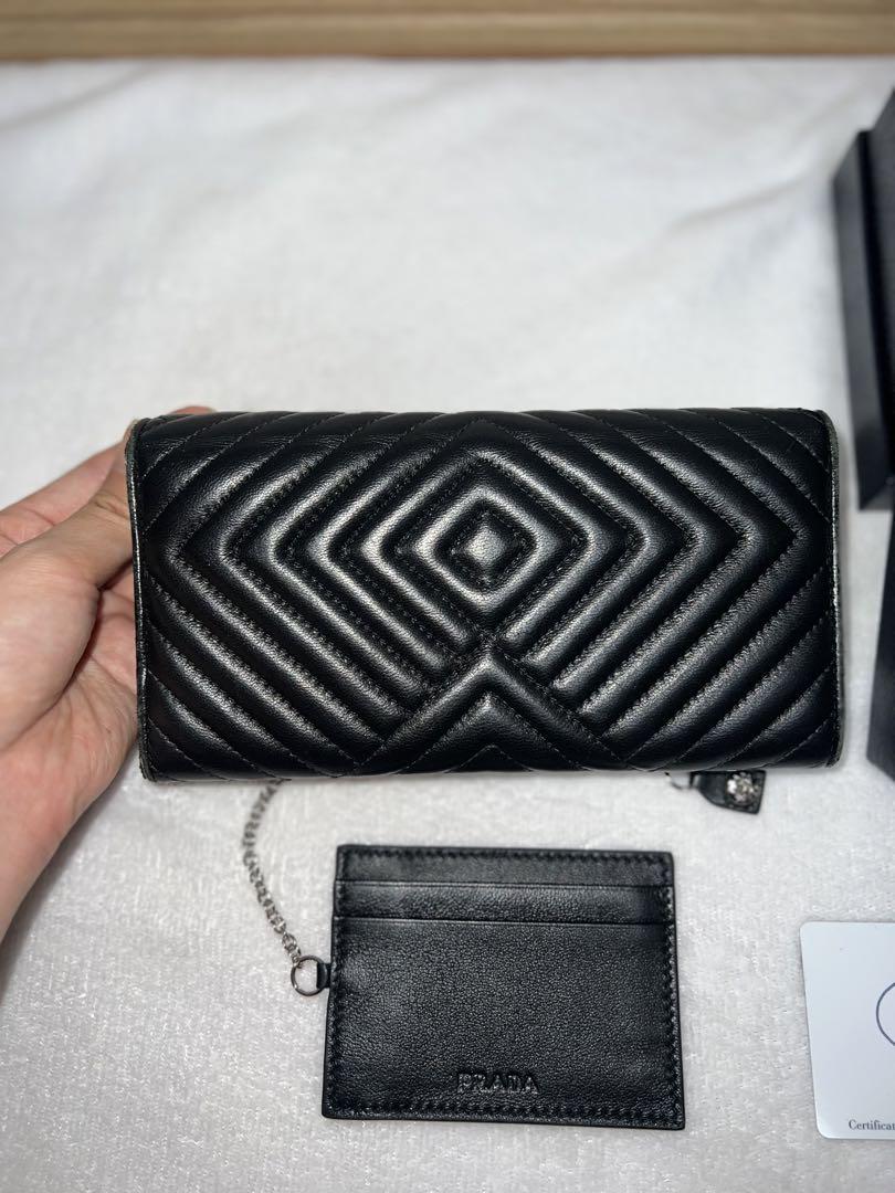 PRADA ブラック キルティング 長財布