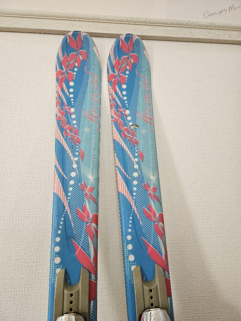 新しく着き レディーススキーセット(板150cm 、ストック100cm) スキー