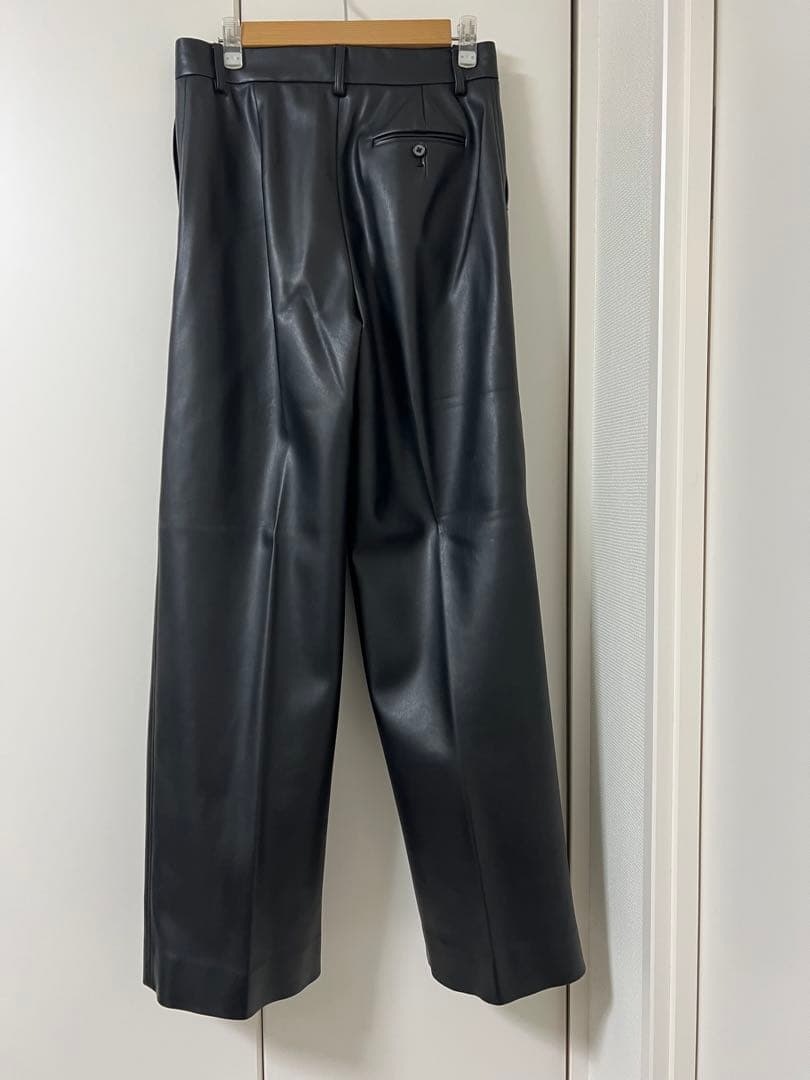 新品　IRENE アイレネ　レザーパンツ黒　36