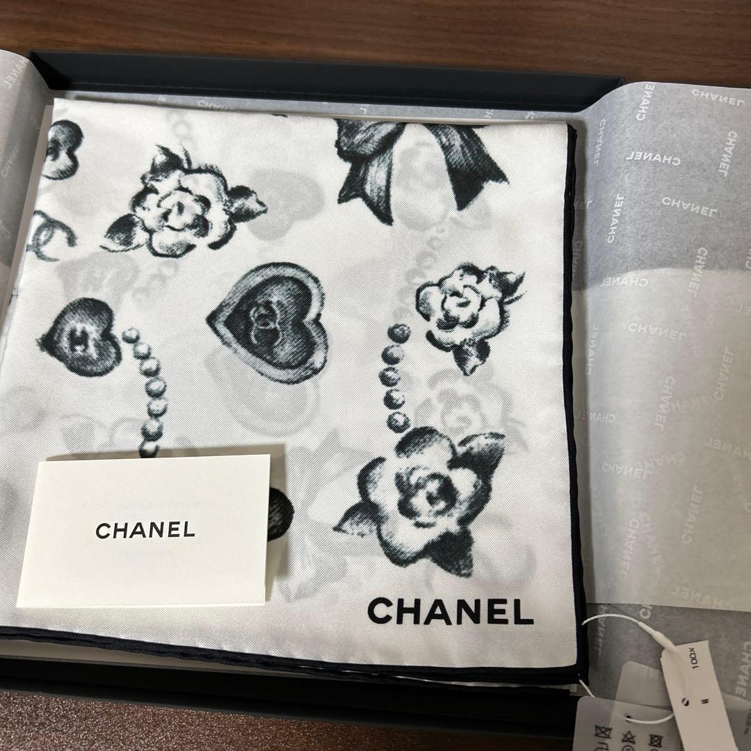 新品CHANELスカーフ大判90×90 ホワイト
