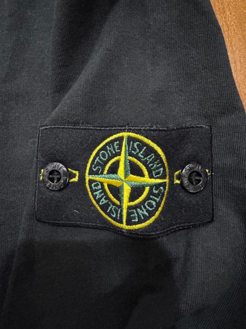 STONE ISLAND ストーンアイランド ブラック スウェット
