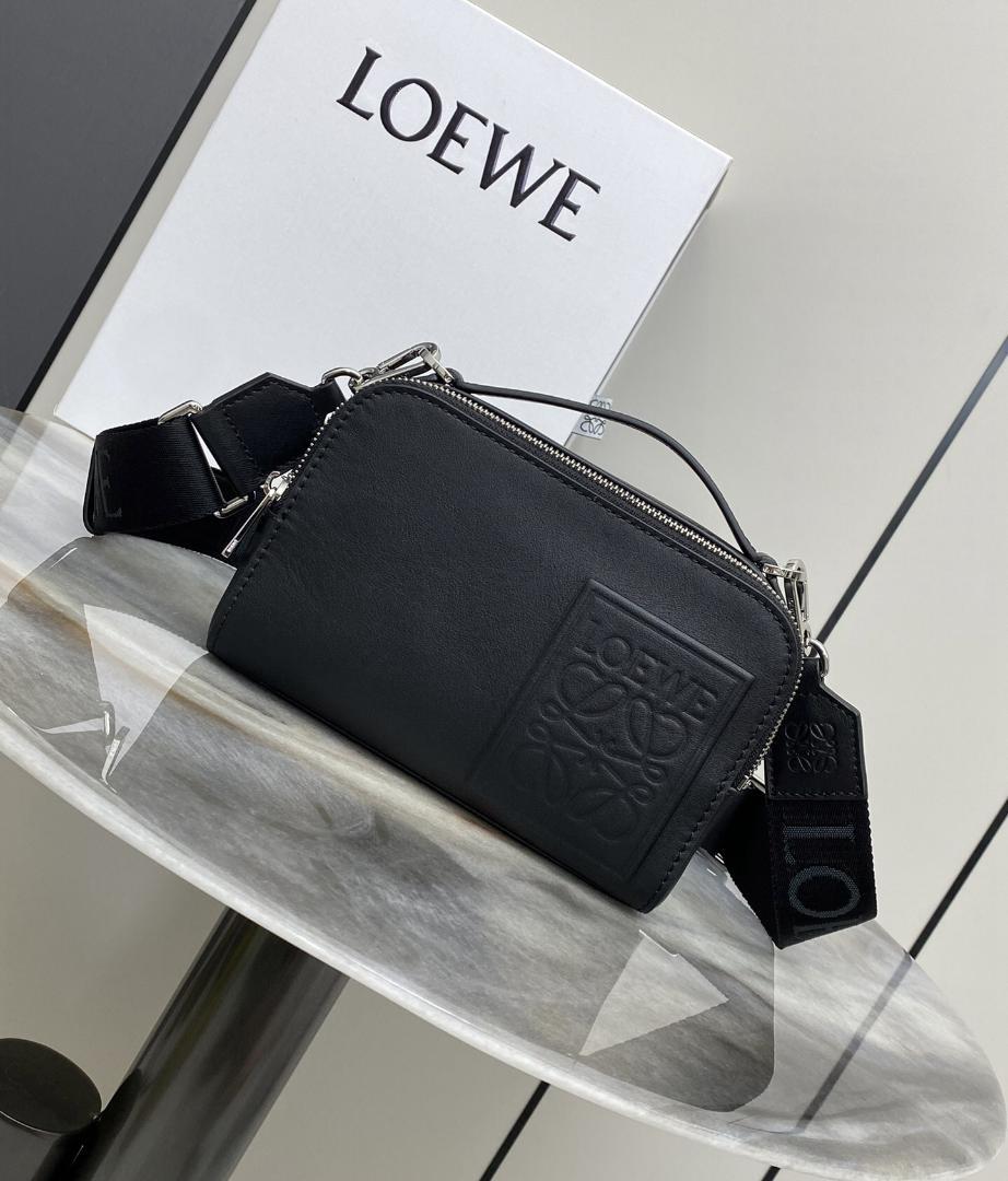 美品ロエベ LOEWE ショルダーバッグ カメラバッグ 37,300円