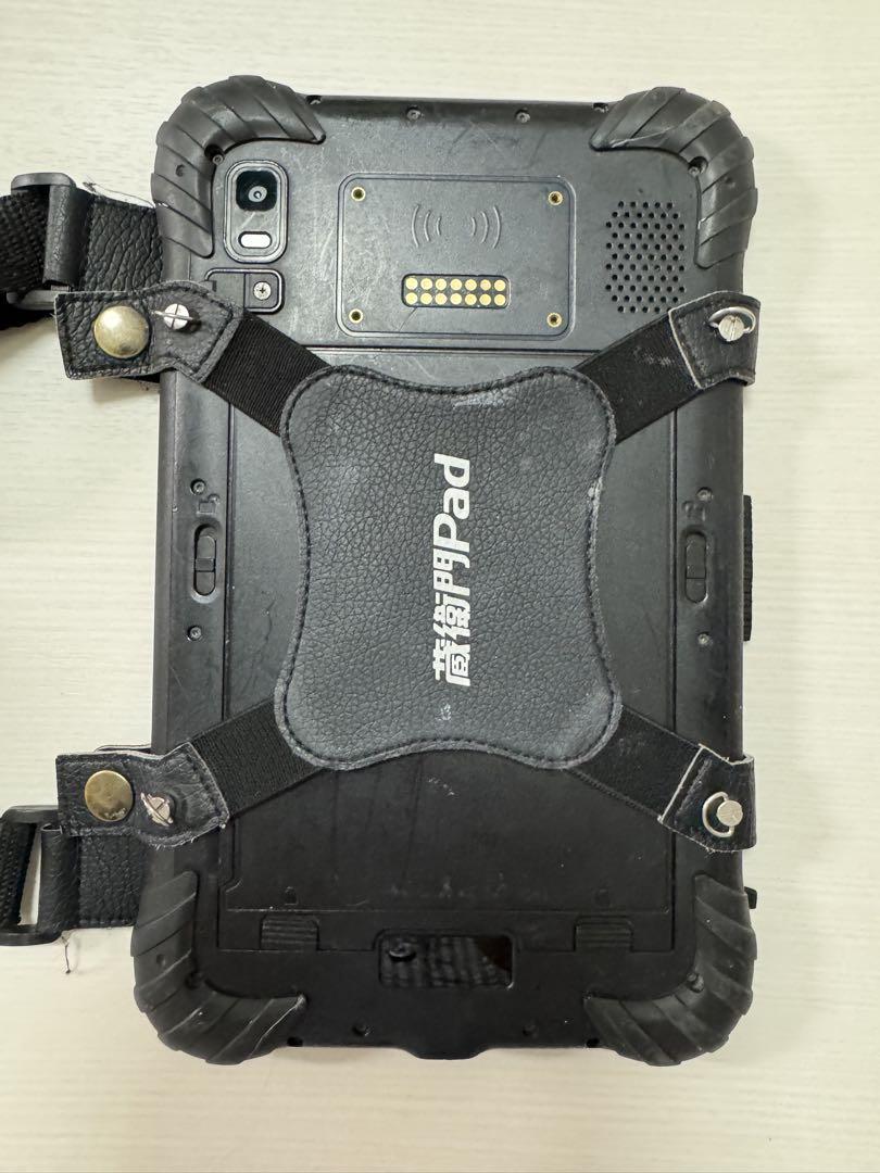 蔵衛門Pad tough ※付属品はカバーストラップのみ