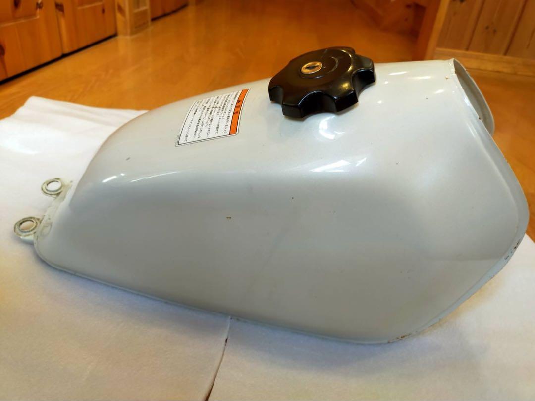 SUZUKI グラストラッカー NJ4BA 純正タンク 画像2