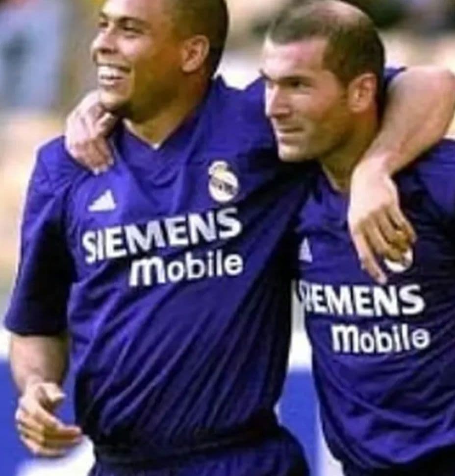 未使用　adidas100周年記念2002年レアルマドリードリバーシブルLサイズ