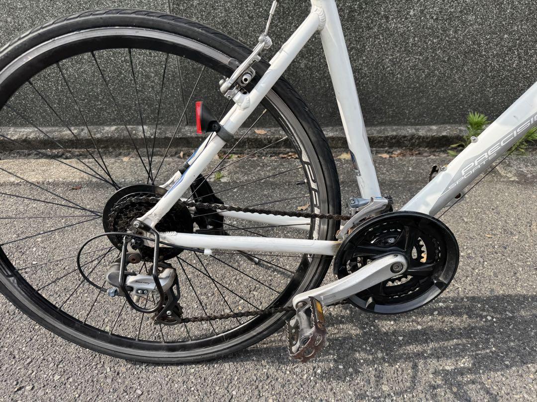 314番　全車両格安販売‼️ 700c クロスバイク　ホワイト　変速