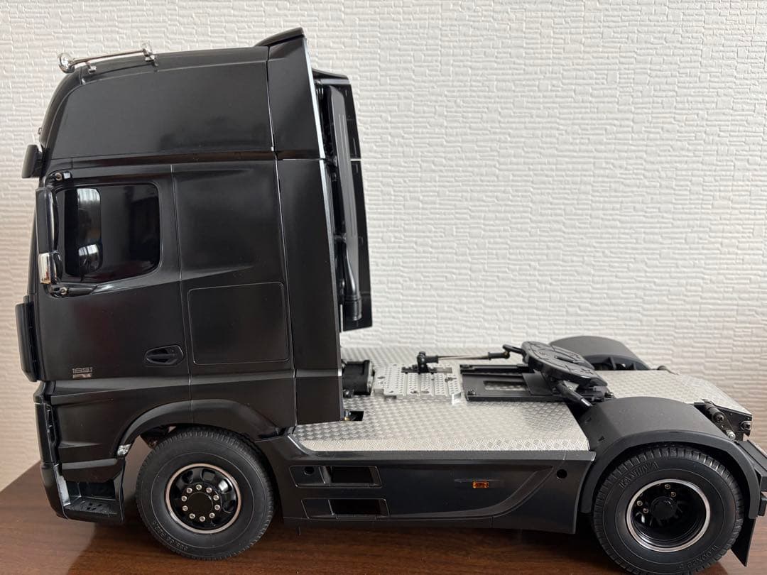 タミヤ1/16メルセデスベンツ アクトロス1851 タミヤ1/16メルセデスベンツ アクトロス1851