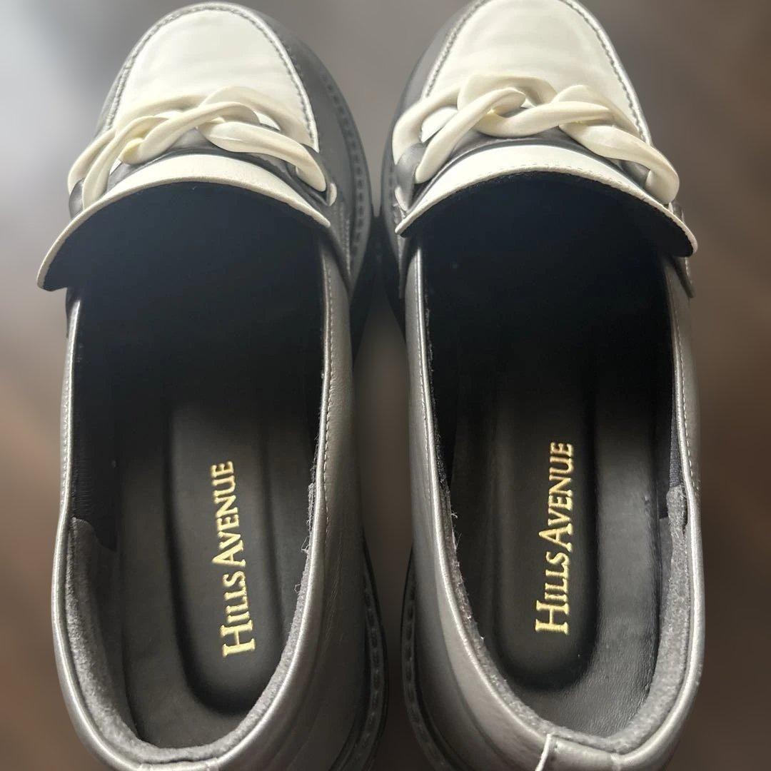 Hills Avenueレザー チェーン装飾付きローファー グレー　23