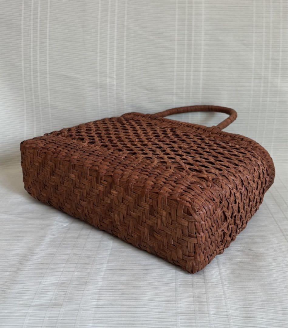新入荷 新品 長野産　極細3ミリ一番蔓　職人手編み　二重編み　山葡萄籠バック 新品 長野産 極細3ミリ一番蔓 職人手編み 二重編み 山葡萄籠バッグ