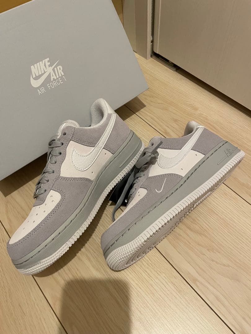 【新品】NIKE Air Force1‘07 ライトグレー22.5 【新品】NIKE Air Force1‘07 ライトグレー22.5